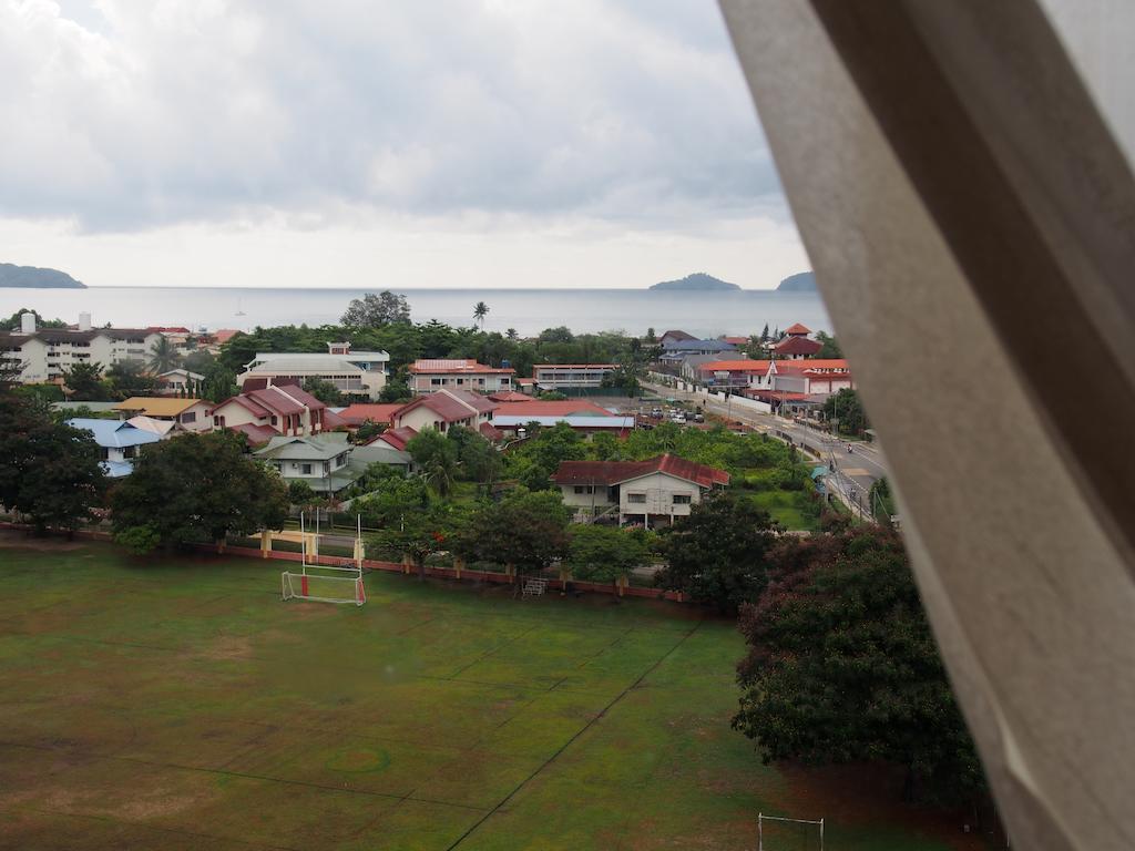 C'Haya Hotel Kota Kinabalu Exterior foto