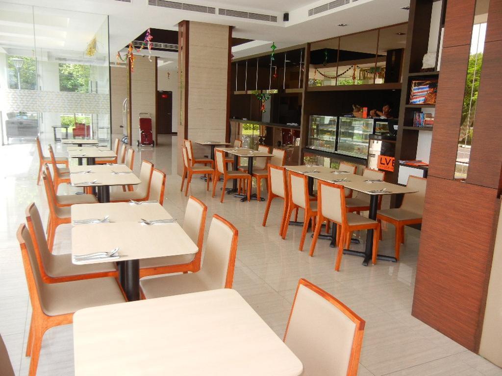 C'Haya Hotel Kota Kinabalu Exterior foto